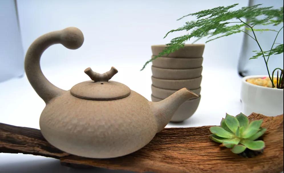 粗瓷茶具-擺放在茶席上的一枝獨秀茶具套裝
